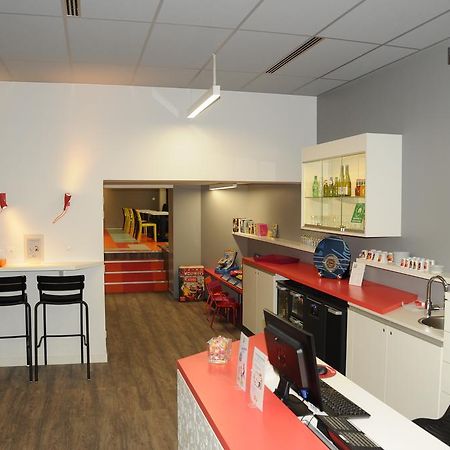 Ibis Styles Chambery Centre Gare Hotel Bagian luar foto