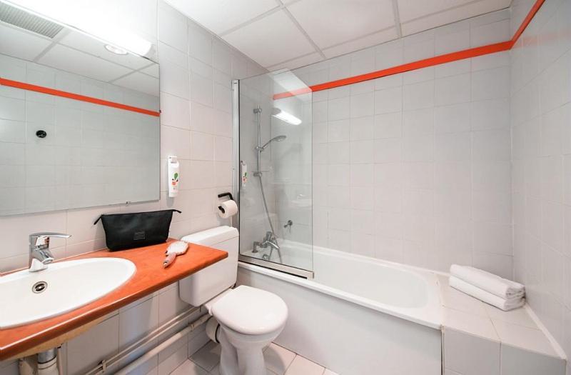 Ibis Styles Chambery Centre Gare Hotel Bagian luar foto